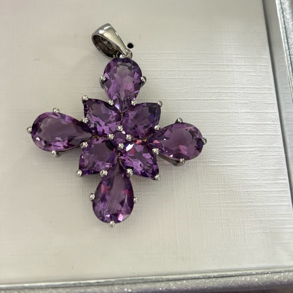 Elegant Purple Floral Pendant